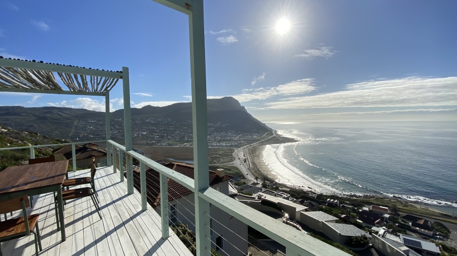 3 Bedroom Property for Sale in Cairnside Western Cape